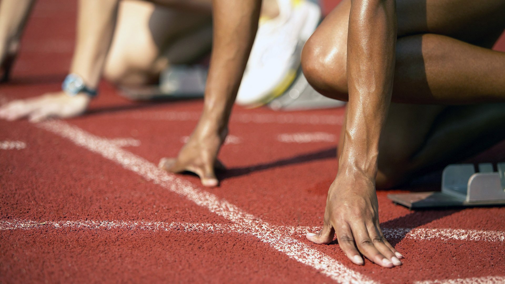 体育新闻中心通报运动员退役安置政策修订情况，运动员退役安置问题