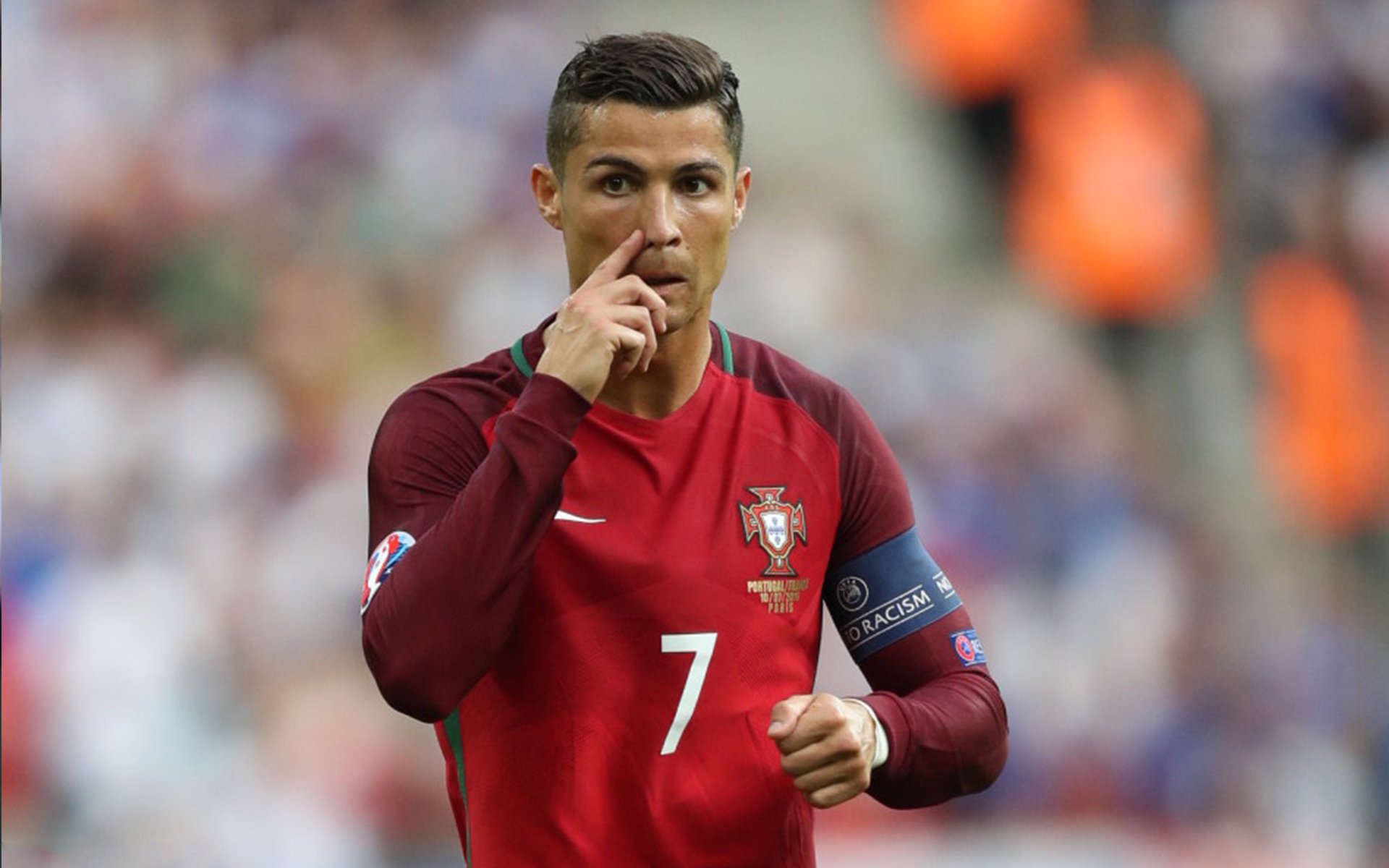 麦金托什女子800米自由泳决赛表现稳健，加拿大游泳运动员麦金托什